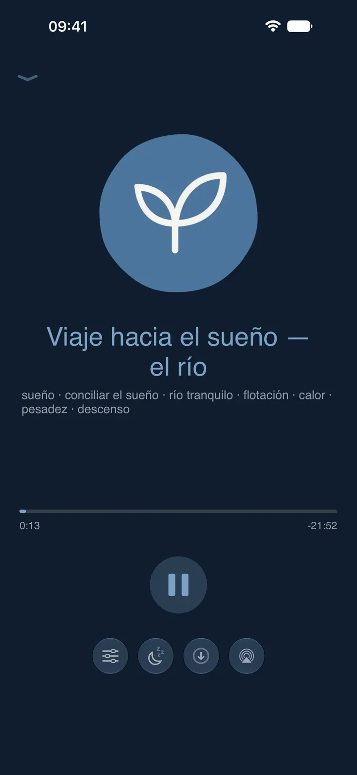 El reproductor de Sophria en iPhone durante una sesión de sueño, con el equilibrio entre voz y ambiente, el temporizador de apagado y la descarga para escuchar sin conexión.