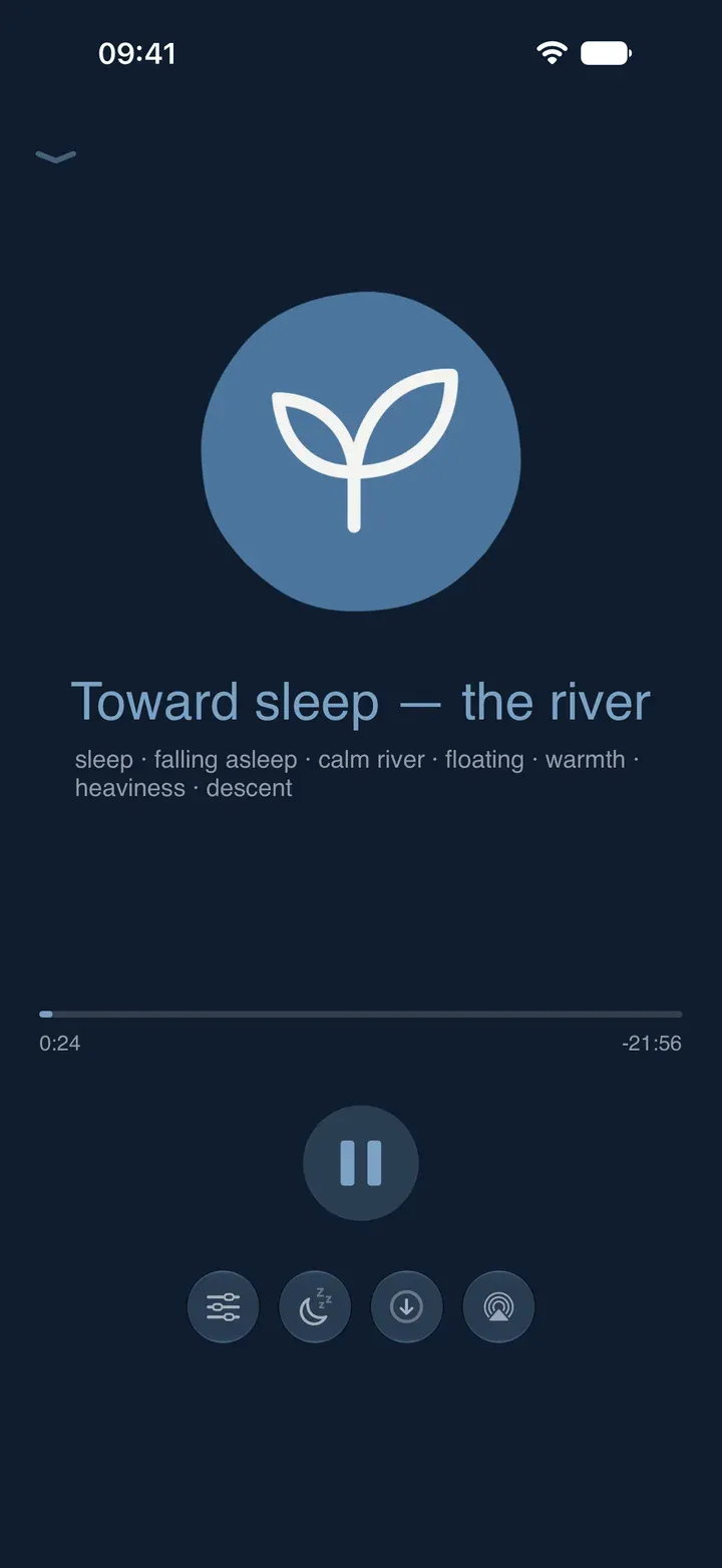 Sophria’s player on iPhone during a sleep session, with the voice and ambience balance, the sleep timer and the download for offline listening.
