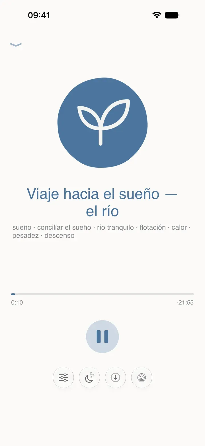 El reproductor de Sophria en iPhone durante una sesión de sueño, con el equilibrio entre voz y ambiente, el temporizador de apagado y la descarga para escuchar sin conexión.