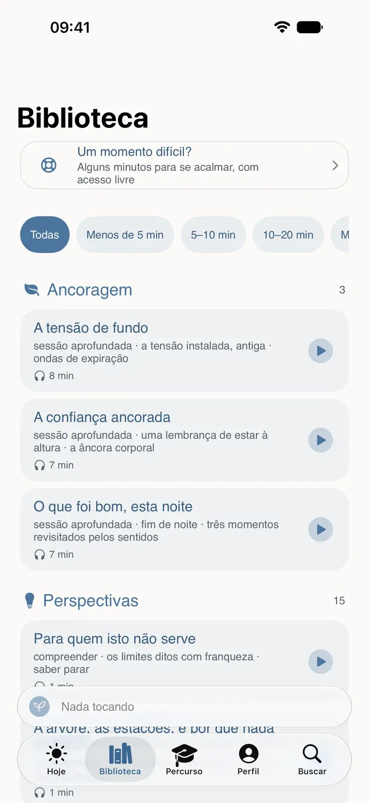 A aba Biblioteca da Sophria no iPhone: “Um momento difícil?” de acesso livre, filtros por duração e as sessões organizadas por família.